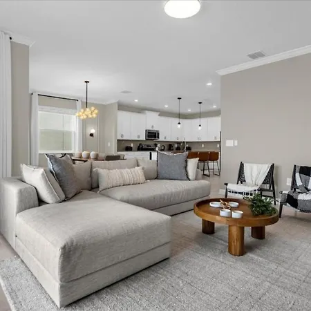 6 Bedrooms- 5 Bathrooms Champions Gate 8979 Pt